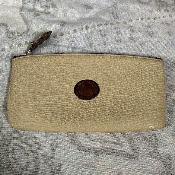 Dooney & Bourke Cream Pebble Grain Leather Pouch Zip Wallet - Picture 1 of 5